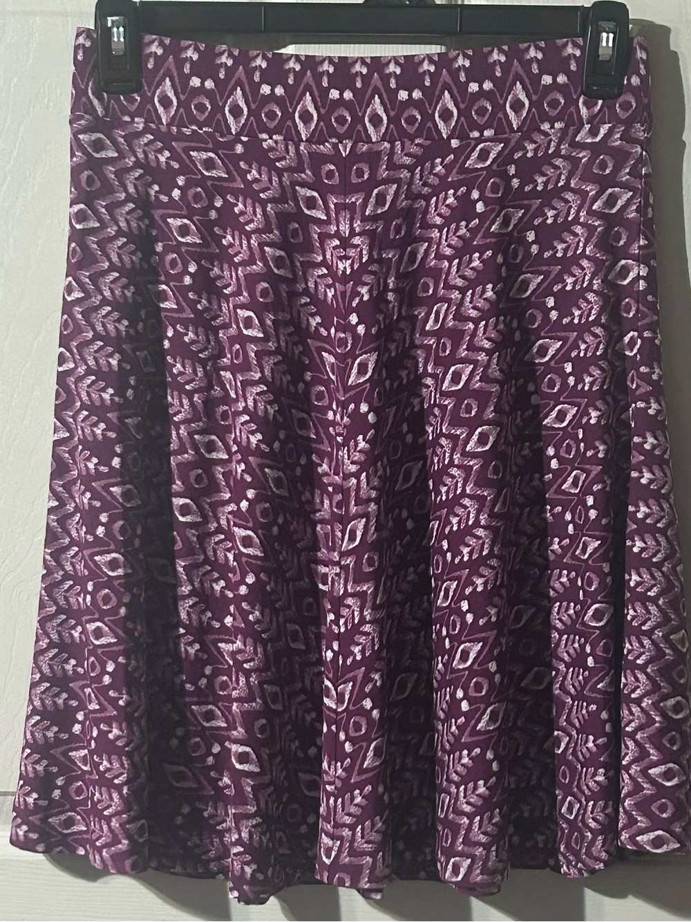 NEW Size S Ann Taylor LOFT Purple Geometric Print Stretch Above the Knee Skirt - Picture 3 of 7